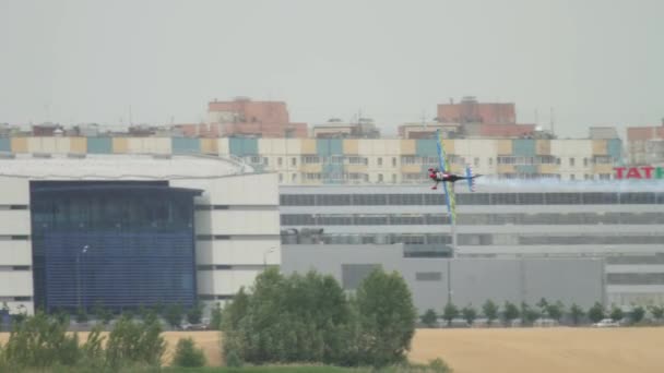 Καζαν Ρωσικη Ομοσπονδια Ιουνιου 2019 Ελαφρύ Μηχανοκίνητο Αθλητικό Αεροπλάνο Πετάει — Αρχείο Βίντεο