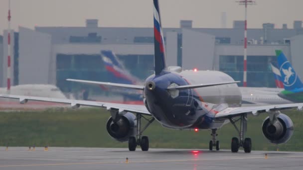 Moscow Russian Federation July 2021 Passenger Airplane Aeroflot Taxiing Runway — Video