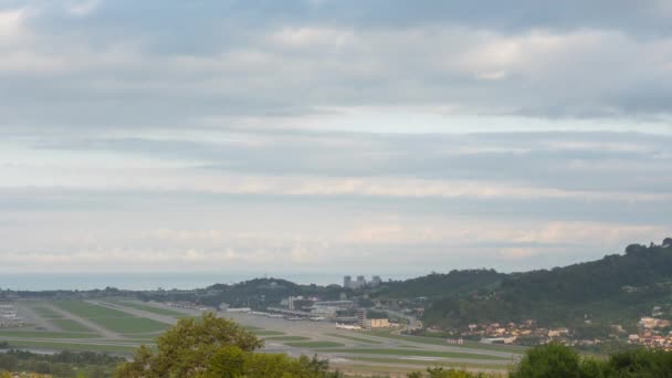 Timelapse Traffic Airport Panoramic View Airfield Aircraft Takeoffs Landings Tourism — Vídeo de Stock