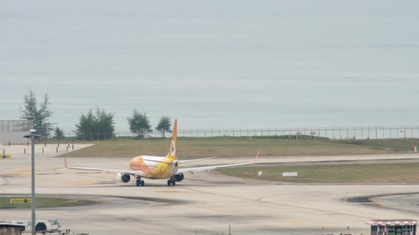 Phuket Thailand November 2017 Plane Nok Air Airfield Taxiing Runway — Vídeo de Stock