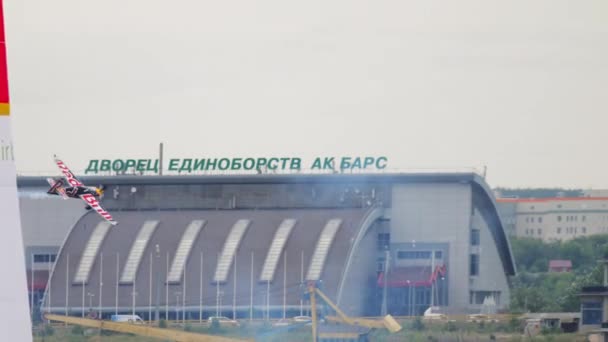 Kazan Russian Federation June 2019 Sports Plane Flies Stage Red — Vídeo de stock