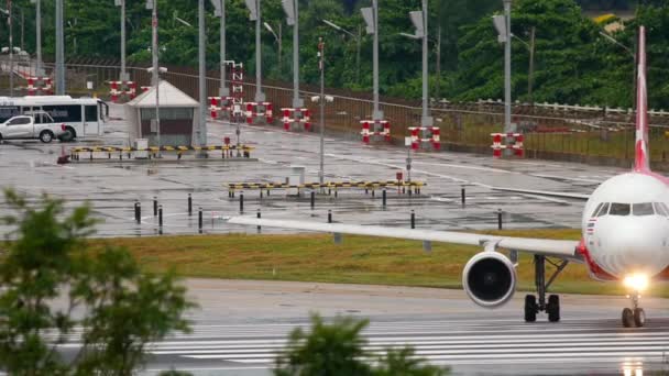 Phuket Thailand December 2016 Footage Plane Airasia Runway Takeoff Phuket — Stock Video