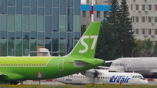 Novosibirsk Russian Federation July 2022 Airbus A320 271N Airlines Atr — Vídeo de stock