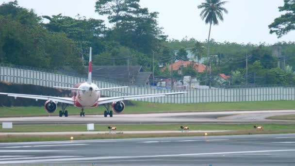 Phuket Thailand November 2017 Airbus A320 Ajs Airasia Taxiing Landing — Vídeo de Stock