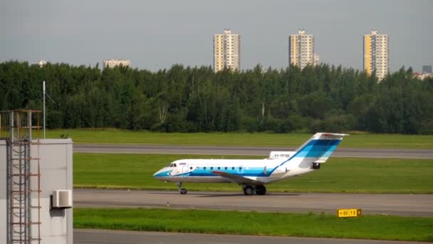 Saint Petersburg Russia July 2022 Yakovlev Yak 88188 Авіакомпанії Vologda — стокове відео