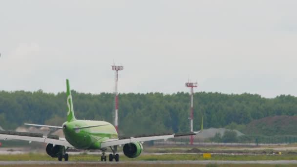 Novosibirsk Russian Federation July 2022 Carrier Airlines Braking Landing Tolmachevo — Video