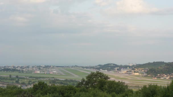 Timelapse Traffic Airport Panoramic View Airfield Aircraft Takeoffs Landings Tourism — Stockvideo
