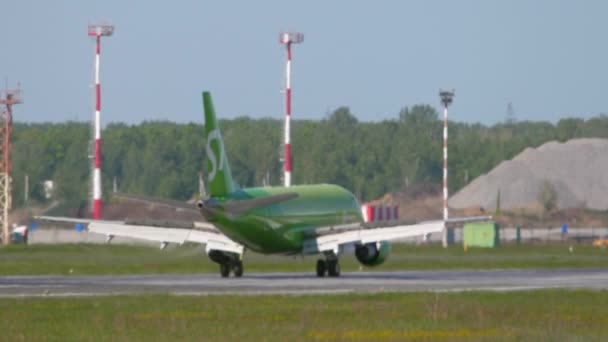 Novosibirsk Russian Federation June 2022 Airbus A320 Airlines Arriving Tolmachevo — 图库视频影像