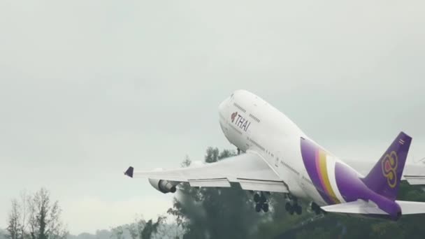 Phuket Thailand December 2016 Huge Passenger Jet Boeing 747 Thai — Vídeos de Stock
