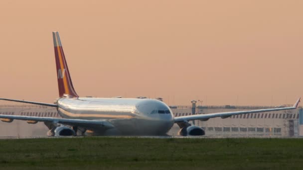Kazan Russia Αυγούστου 2022 Airbus A330 Nordwind Airline Sunset Sunset — Αρχείο Βίντεο