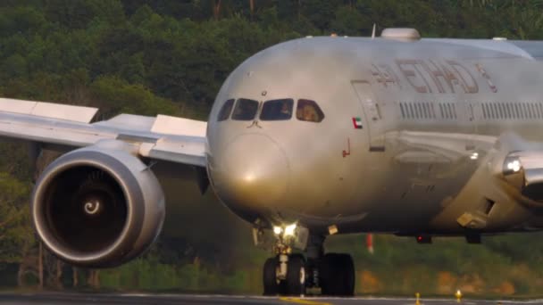Phuket Thailand January 2023 Dreamliner Boeing 787 Etihad Landing Arrival — стоковое видео
