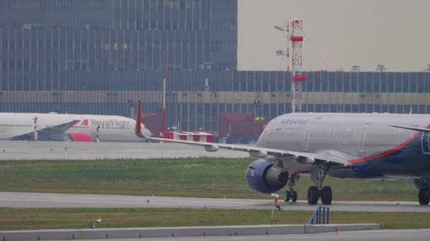 Moscow Russian Federation July 2021 Aeroflot Plane Taxiing Runway Departing — Video