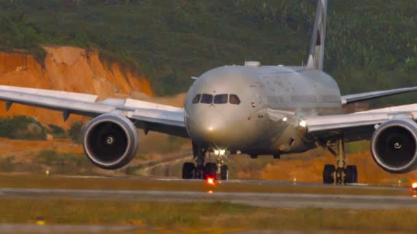 Phuket Thailand January 2023 Passenger Plane Etihad Landing Arrival Phuket — стоковое видео
