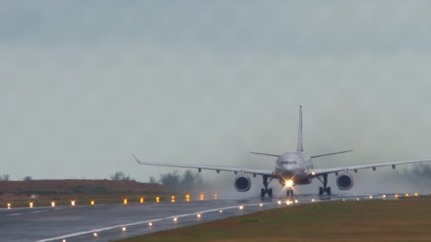 Front View Jet Passenger Plane Speed Take Speed Runway Airfield — 비디오