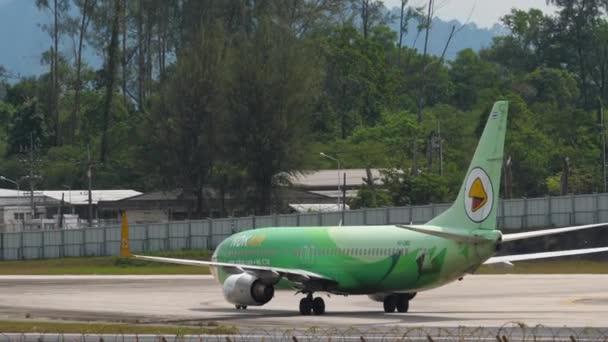 Phuket Tailandia Enero 2023 Boeing 737 8Fh Dbg Nok Air — Vídeo de stock