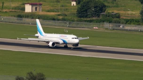 Sochi Russia July 2022 Passenger Jet Aircraft Yamal Airlines Landing — ストック動画
