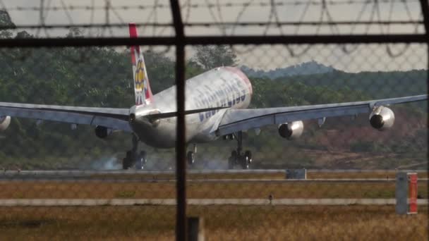 Phuket Thailand January 2023 Airplane Edelweiss Landing Braking Phuket Airport — Stockvideo