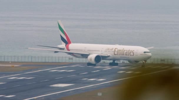 Phuket Thailand February 2023 Boeing 777 31Her Enx Emirates Taxiing — Video