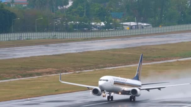 Пхукет Таиланд Февраля 2023 Года Boeing 737 8Sa Mgl Singapore — стоковое видео