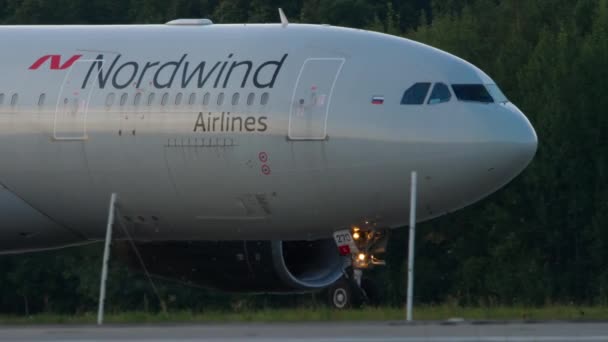 Kazan Russia August 2022 Passenger Board Nordwind Airlines Taxiing Jet — Stockvideo