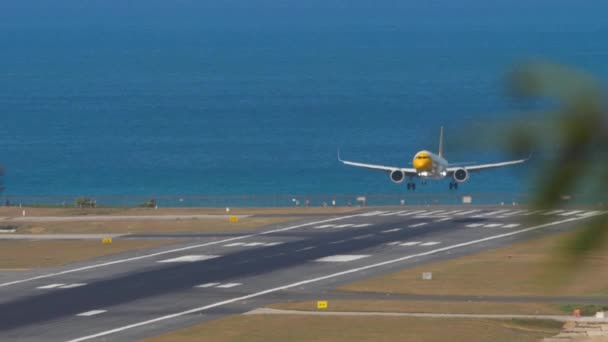 Пхукет Таиланд Февраля 2023 Года Airbus A321 Посадки Торможения Scoot — стоковое видео