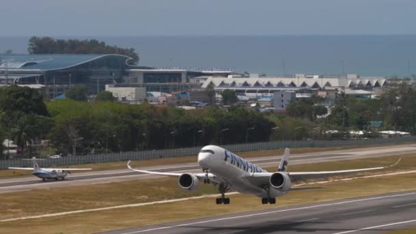 Пхукет Таиланд Февраля 2023 Года Airbus A350 Finnair Взлетает Взлетает — стоковое видео