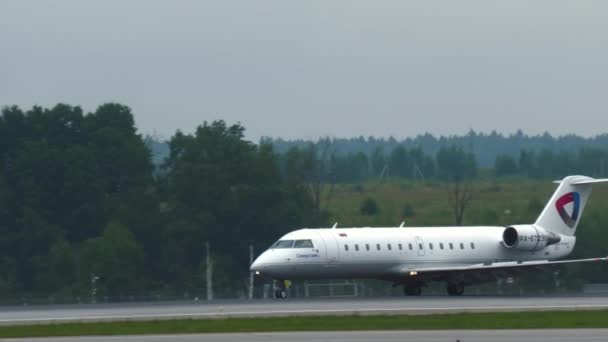 Moscow Russian Federation July 2021 Footage Bombardier Crj Severstal Arrive — Stock Video