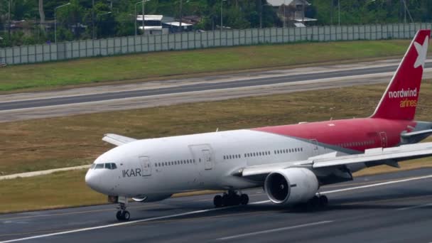 Phuket Thailand Ruari 2023 Boeing 777 73272 Pegas Fly Bromsning — Stockvideo