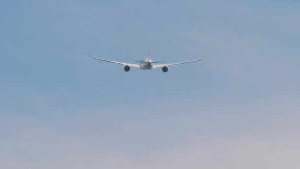 Vista Trasera Avión Pasajeros Reacción Despegar Salida Avión Irreconocible Vuela — Vídeo de stock