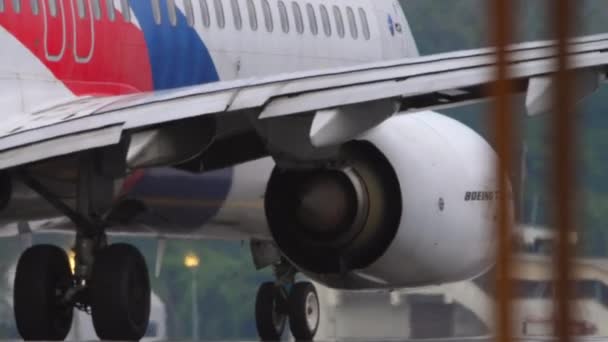 Пхукет Таиланд Января 2023 Года Боинг 737 Malaysia Airlines Аэропорту — стоковое видео