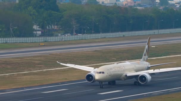 Phuket Thailand February 2023 Boeing 787 Dreamliner Etihad Airways Landing — Stock Video
