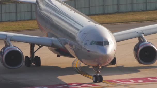Phuket Thailand Şubat 2023 Phuket Havaalanında Taksicilik Yapan Aeroflot Airbus — Stok video