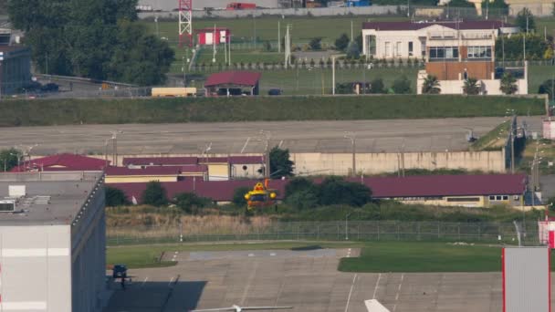 Long Shot Helicopter Landing Airport Airfield Infrastructure Summer Day — Stok Video