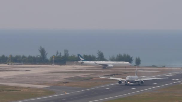 Phuket Thailand February 2023 A330 공항에 바다의 여행의 — 비디오