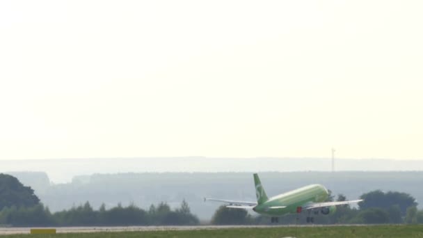 Kazan Russia August 2022 Kazan Havaalanından Kalkan Havayolu A320 Numaralı — Stok video