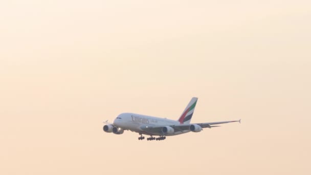Bangkok Thailand Januari 2023 Airbus A380 Van Emiraten Landt Suvarnabhumi — Stockvideo