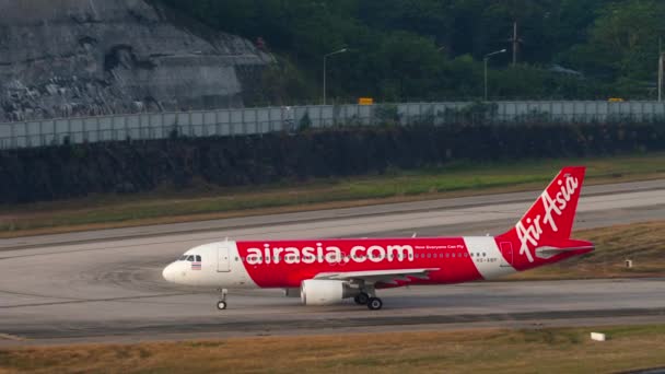 Phuket Thailand Februar 2023 Zivilflugzeug Airbus A320 Von Airasia Auf — Stockvideo