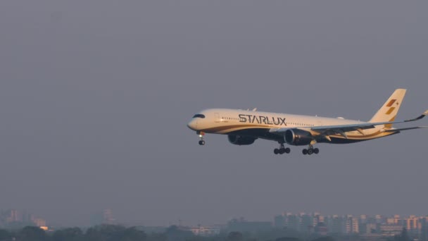 Bangkok Thailandia Marzo 2023 Airbus A350 941 58501 Starlux Atterraggio — Video Stock