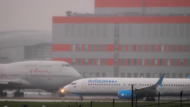 Moscow Ρωσικη Ομοσπονδια Ιουλιου 2021 Επιβατικό Αεροπλάνο Pobeda Airlines Jumbo — Αρχείο Βίντεο