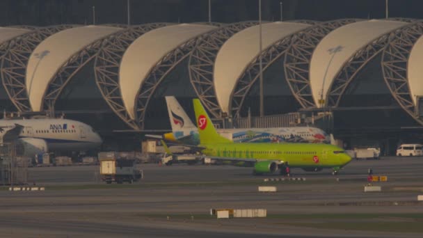 Bangkok Thailand Mart 2023 Yolcu Uçağı Boeing 737 Airlines Dan — Stok video