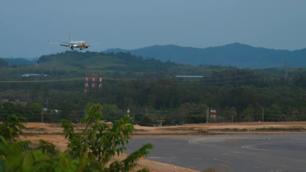 Phuket Tailandia Febrero 2023 Largo Disparo Boeing 737 Nok Air — Vídeo de stock