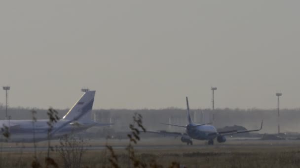 Novosibirsk Rusya Federasyonu Ekim 2021 Nordstar Havayollarının Yolcu Jet Uçağı — Stok video