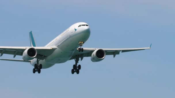 Phuket Thaïlande Février 2023 Airbus A330 Cathay Pacific Atterrissant Aéroport — Video