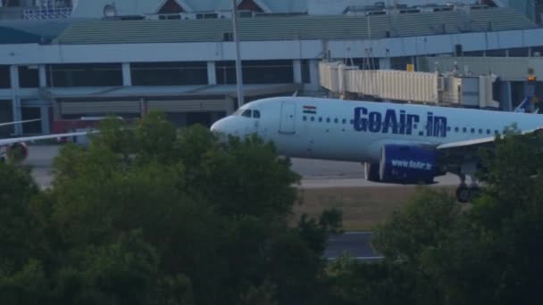 Phuket Thailand November 2019 Airbus A320 Neo Wga Goair Наближається — стокове відео