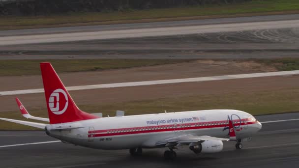 Phuket Thailand Fevereiro 2023 Boeing 737 Mxa Malaysia Airlines Com — Vídeo de Stock