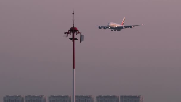 Бангкок Таиланд Января 2023 Airbus A380 842 Eup Emirates Coming — стоковое видео