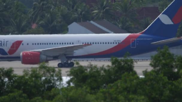 Phuket Thailand Νοεμβρίου 2019 Πλευρικό Αεροσκάφος Boeing 777 Της Emirates — Αρχείο Βίντεο