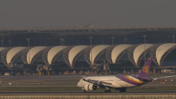 Бангкок Таиланд Марта 2023 Года Boeing 787 Dreamliner Tqf Thai — стоковое видео