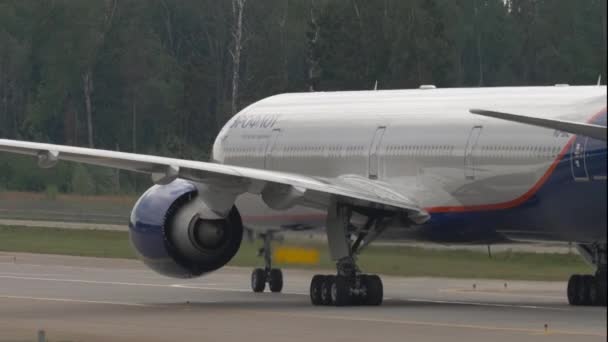 Moscow Orosz Federáció 2021 Július Boeing 777 Bil Aeroflot Taxizik — Stock videók