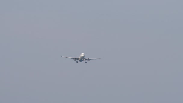 Civilní Letadlo Blíží Před Přistáním Obchodní Letadlo Letí Sestupuje Výhled — Stock video